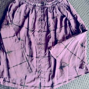 Rock & republic super cute blouse xs but very roomy. Great purple color 💜